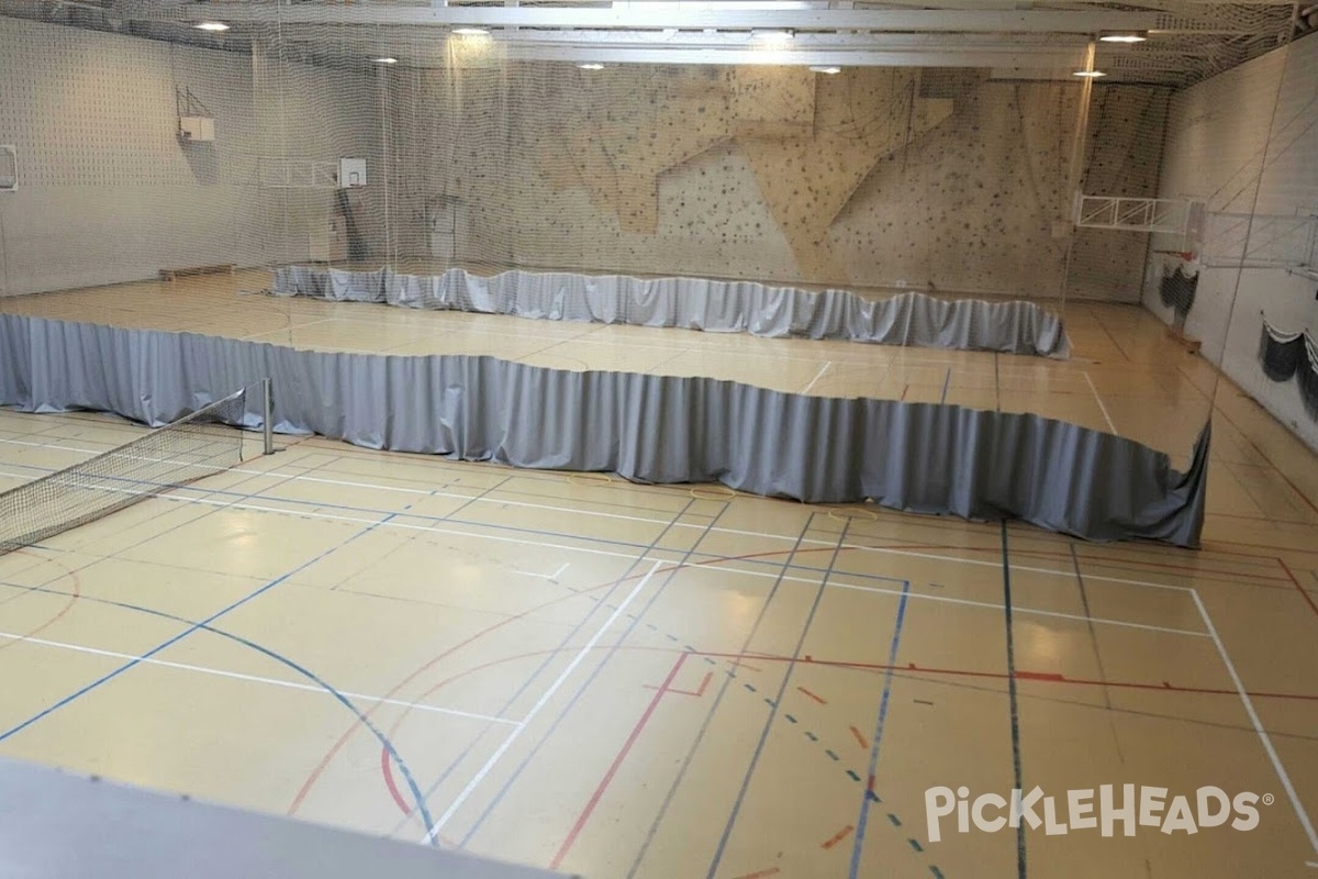 Photo of Pickleball at Centre Sportif Saint-Berthuin